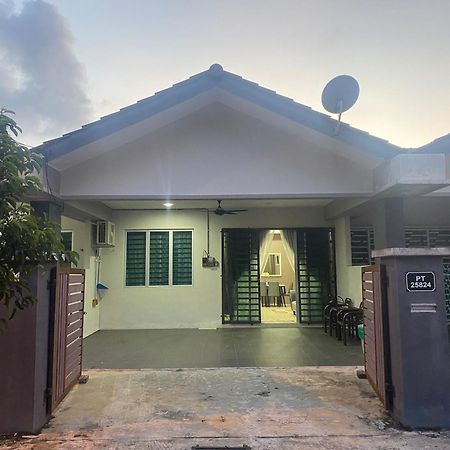 מראנג Ss De' Kelulut Homestay מראה חיצוני תמונה