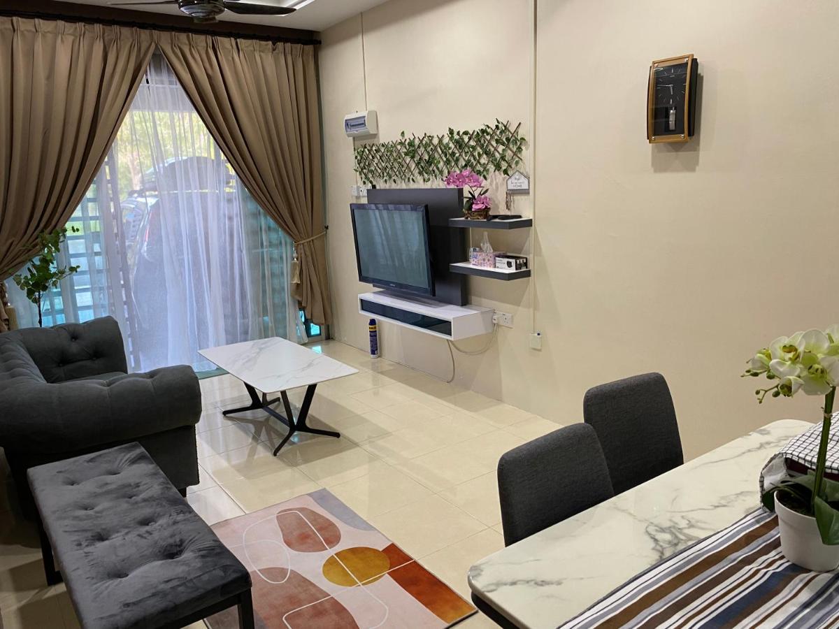 מראנג Ss De' Kelulut Homestay מראה חיצוני תמונה