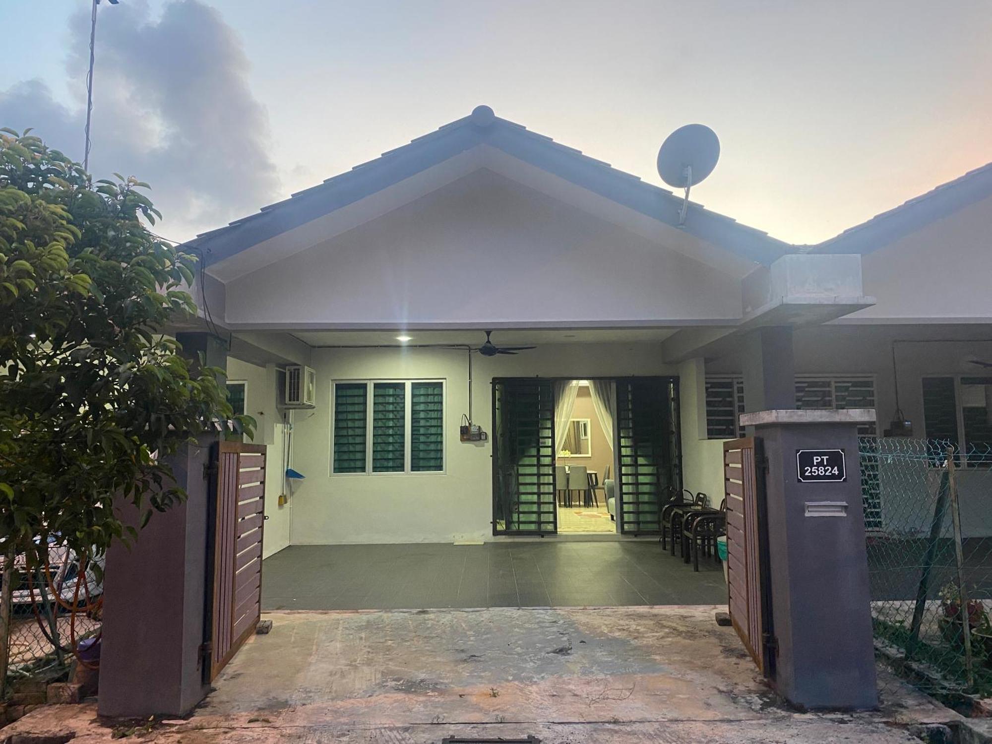מראנג Ss De' Kelulut Homestay מראה חיצוני תמונה